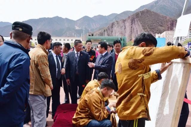 C:\Users\Administrator\Desktop\网站管理\新闻中心\艺纳百川,德容万物\5.jpg C:\Users\Administrator\Desktop\网站管理\新闻中心\艺纳百川,德容万物\5.jpg