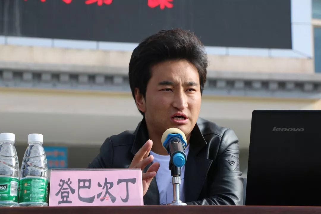 开学2.jpg 开学2.jpg