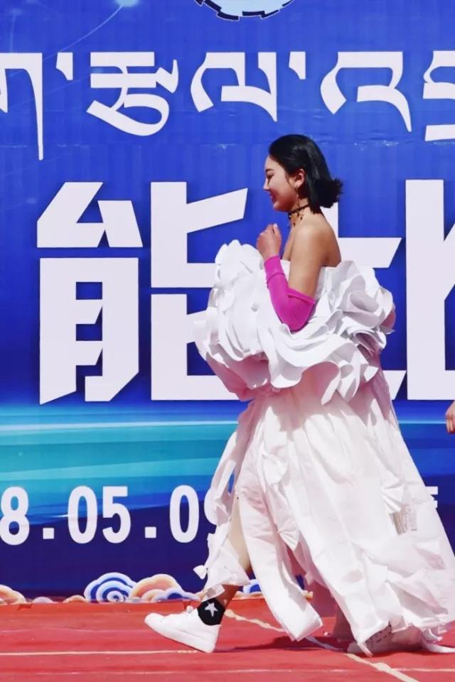 C:\Users\Administrator\Desktop\网站管理\新闻中心\艺纳百川,德容万物\1.jpg C:\Users\Administrator\Desktop\网站管理\新闻中心\艺纳百川,德容万物\1.jpg