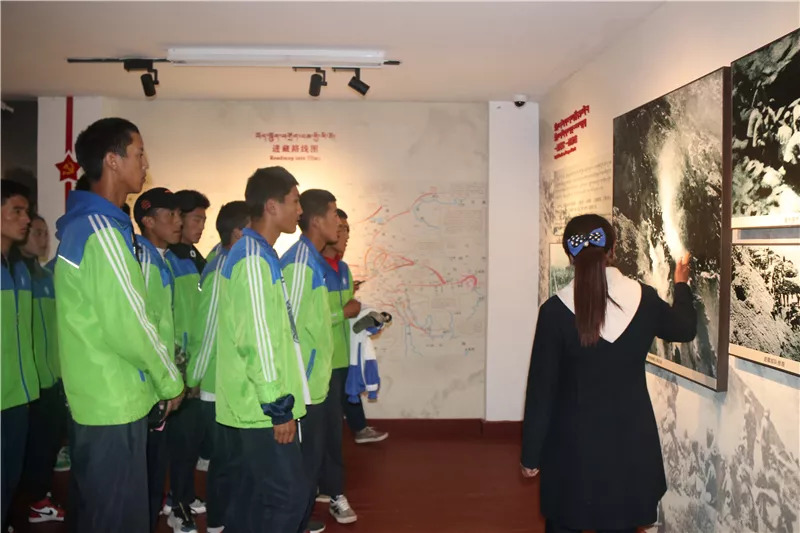 参观.jpg 参观.jpg